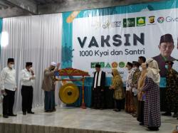 Pengurus Ponpes Nurulhuda Cibojong Gelar Gebyar Vaksinasi 1000 Kyai dan Santri