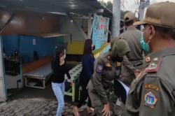 Pasangan Zina Pacu Syahwat Siang Hari di Warung Panik Digerebek Satpol PP