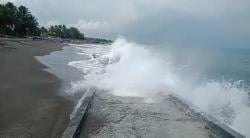 Baru Selesai Dikerjakan,Jembatan Pelabuhan Nelayan Sanghiangkalang Ambruk