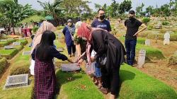 Setelah 2 Tahun Pandemi, Kini Warga Depok Bisa Lebih Leluasa Ziarah Makam Jelang Ramadhan