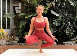 Inul Daratista Bagikan Pose Yoga Ekstrem Berjinjit, Bagian Tubuh Ini Jadi Sorotan!