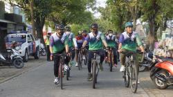 PWI Bojonegoro, Forkopimda Serta Stakeholder Gowes Bareng Sambil Berikan Bingkisan