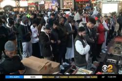 Viral, Jalan di Times Square New York Jadi Area Sholat Tarawih