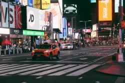 Buka Puasa Di Times Square Dihadiri Ribuan Umat Muslim