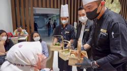 Unik, Menu Buka Puasa Rujak dan Jajanan Jadul di Hotel Ini
