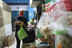 Terang-terangan ke Ganjar, Pedagang Jual Minyak Goreng Curah Rp22.000/Liter