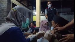 Bulan Puasa Vaksinasi Dilaksanakan Malam Hari, Warga Yang Di Vaksin Booster Dapat 1 Kg Gula Pasir