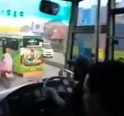 Konflik Puluhan Supir Elf dan PT BIG Kian Memanas, Bus Karyawan Dihentikan Orang Tak Dikenal