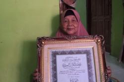 Kisah Nenek Wiji Kulsum Hafal Alquran 30 Juz di Usia 72 Tahun, Bagaimana Caranya?