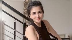 Bikin Gemes Pose Nungging Diana Dee, Netizen: Ampun Tante...