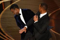 Gara-gara Tampar Chris Rock, Will Smith Dilarang Hadir di Oscar Selama 10 Tahun