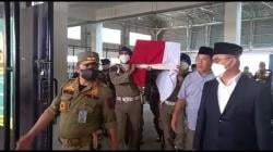 Jenazah Hudarni Rani Tiba di Bandara Depati Amir Pangkalpinang