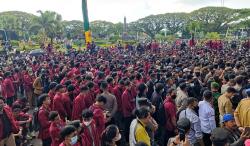 Antisipasi Ricuh, 1.300 Personel Amankan Demo Ribuan Mahasiswa di Malang