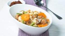 Cara Mudah Membuat Sup Makaroni Sosis Bakso untuk Buka Puasa