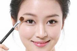 Kulit Berminyak? Ini Tips Makeup Korean Look