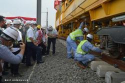 Piranti Teknologi Dipasangi di Rel Kereta Cepat Jakarta-Bandung, Pertama di Asia Tenggara