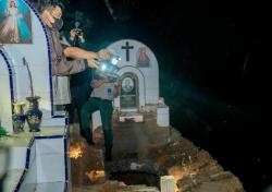 Tinjau TPU Kristen Simalingkar B yang Kena Longsor, Bobby Nasution: 20 Makam Amblas, 2 Lagi Hilang 