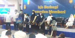 Safari Ramadhan di Indramayu, bank bjb Berikan Santunan Kepada Anak Yatim