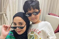 Gigi Pakai Hijab Bikin Gemes, Warganet Takjub!