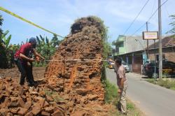 Miris! Benteng Keraton Kartasura Dihancurkan demi Bangun Kos-kosan