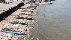 Miris! Pantai Sukaraja Banjir Sampah Plastik