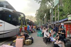 Pemudik di Terminal Poris Plawad Tangerang Terpantau Padat