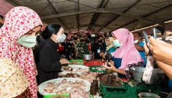 Pedagang Pasar Jungke Ngadu ke Puan: Harga Telur Tembus Rp26 Ribu per Kilogram  