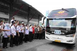 Anies Baswedan Lepas Belasan Ribu Peserta Mudik Gratis dengan Tujuan 5 Provinsi