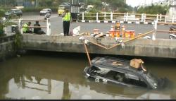 Mau Mudik ke Cilacap, Mobil Nyemplung ke Sungai di Jalur Pantura