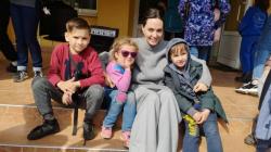 Angelina Jolie Kujungi Korban Perang Ukraina