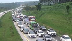 Usai Macet Parah, Kendaraan Pemudik di Tol Cipali Dapat Dipacu 60-70 Km per Jam