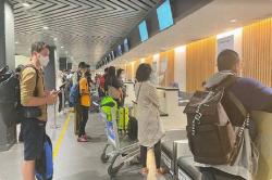 Nyaris Tembus 200 Ribu Penumpang,  Pemudik di Bandara Juanda