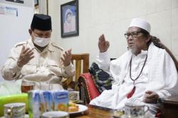 Prabowo Kunjungi 2 Kiai Jawa Timur, Tidak Bahas Politik Dapat Suguhan Pecak Terong