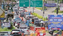 Wisatawan Meninggal Dunia di Tengah Kepadatan One Way Menuju Puncak