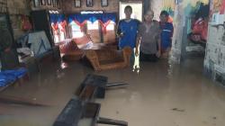 Diguyur Hujan Deras, Sebagian Warga Toboali Rayakan Lebaran Ketiga Bersama Genangan Air