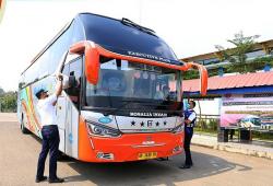 Terminal Jatijajar Depok Masih Ramai Pemudik Di Lebaran H+2