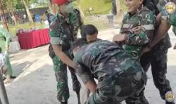 Unik, Pasukan Kopassus Naik Pangkat Dimasukan Kolam Lumpur