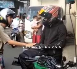 Viral, Pengedara Moge Pukul Warga Pakai Pistol di Ciledug, Kapolres: Kami Selidiki 