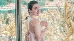 Wika Salim Seksi Pakai Baju Tidur Tipis, Pilih Hitam atau Merah?