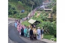 Heboh Pengantin Diiringi 3.000 Orang di Majalengka, Begini Kisah Cintanya