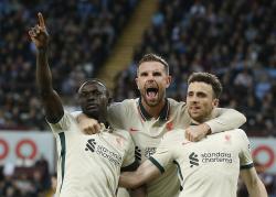 Kalahkan Aston Villa, Liverpool Tempel Ketat Manchester City