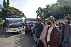 Pak Yes Berangkatkan 2 Bus Balik Bareng Gratis Dari Lamongan Ke Jakarta