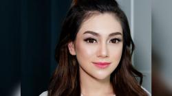 Hot Mommy Celine Evangelista Pakai Kaus Ketat, Hot Daddy Ayo Merapat!
