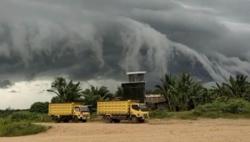 Awan Hitam Berbentuk Ombak di Kutai Kartanegara, Adakah Penjelasan Ilmiahnya?