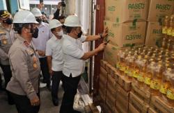 Dikirim ke Timor Leste 162.642 Liter Minyak Goreng  Berhasil  Digagalkan, 2 Orang Jadi Tersangka