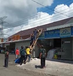 Buruh Bangunan di Tasikmalaya Tersengat Arus Listrik 2000 Volt, Korban Alami Luka Bakar