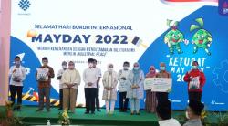 BPJS Ketenagakerjaan Bagikan 15 Ribu  Sembako Saat Peringatan May Day 2022