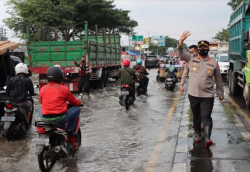 Banjir Rob Landa Pantura, Lalu Lintas Demak-Semarang Dialihkan