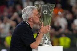 Kabar Gembira AS Roma,  Usai Juara Liga Konferensi Eropa Jose Mourinho akan Bertahan