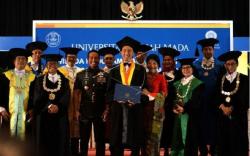 Putra Bungsu Andrew Perkasa Diwisuda di UGM